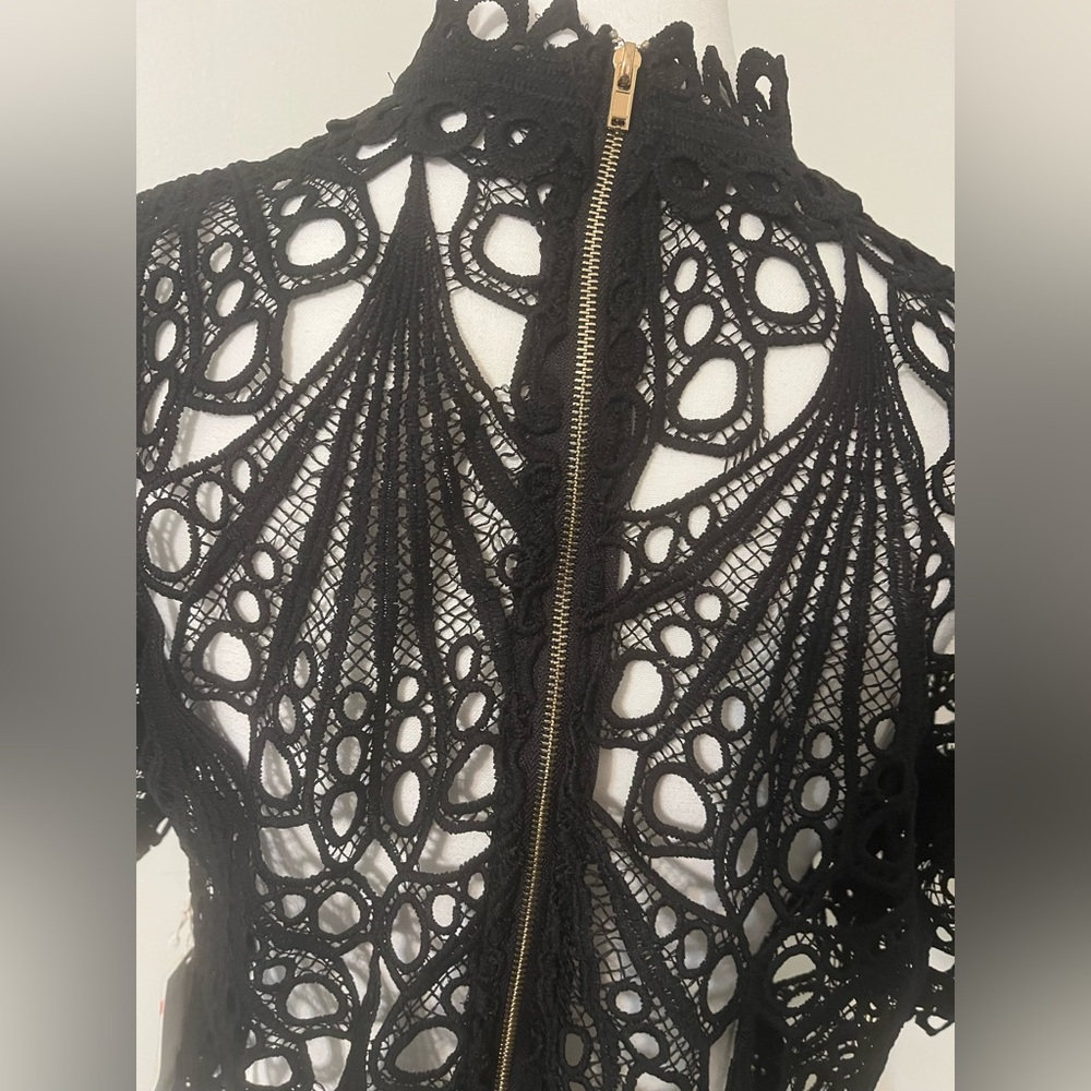 Women Elegant Black Lace Top, NWT  Large - Picture 6 of 8